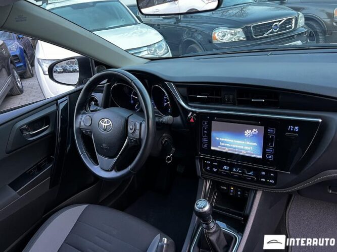 Toyota Auris 43 interauto-car