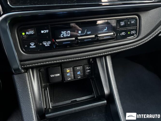 Toyota Auris 38 interauto-car