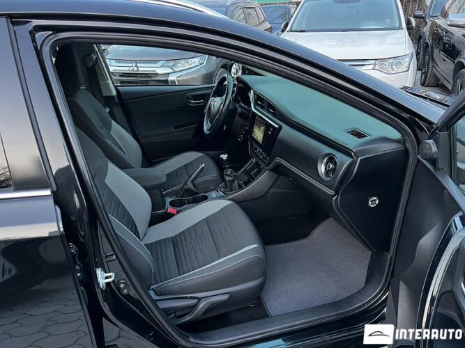 Toyota Auris 44 interauto-car