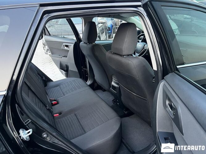 Toyota Auris 46 interauto-car