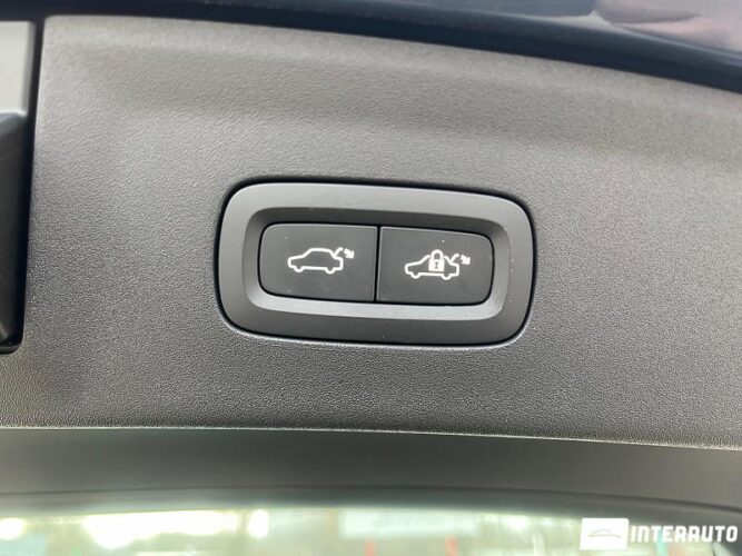 Volvo Polestar 2 46 interauto-car