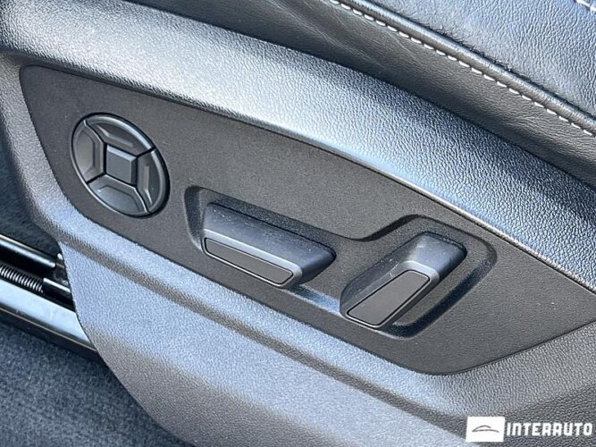 Audi Q8 62 interauto-car