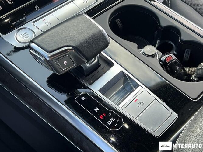 Audi Q8 52 interauto-car