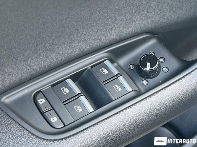 Audi Q8 61 interauto-car