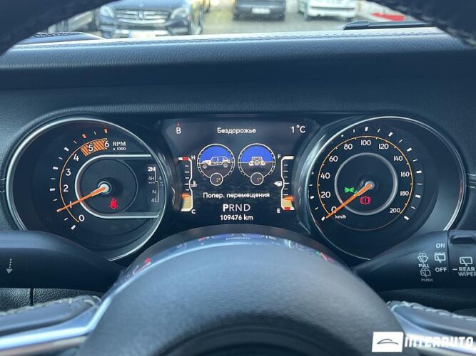 Jeep Wrangler 46 interauto-car