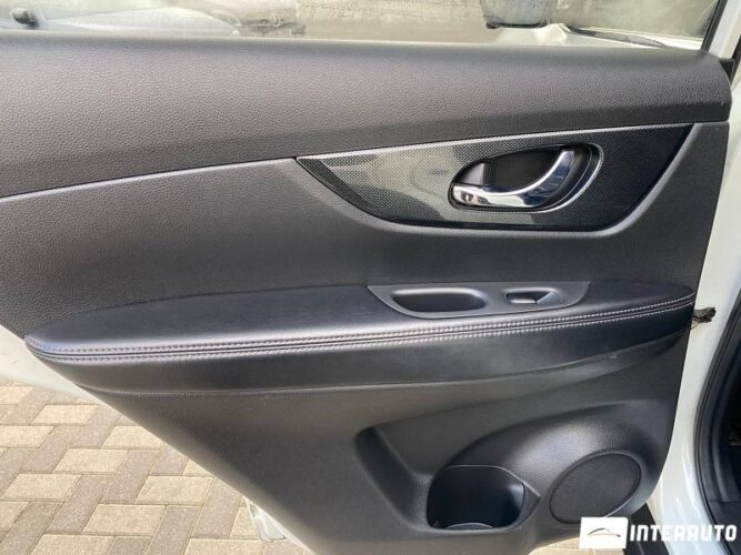 Nissan X-Trail 50 interauto-car