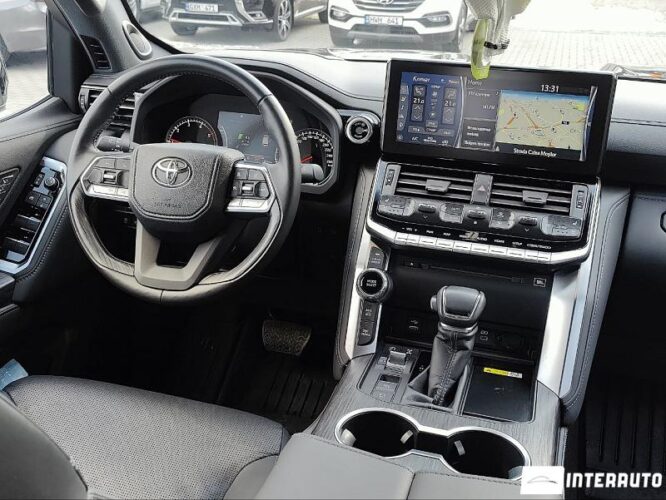 Toyota Land Cruiser 47 interauto-car