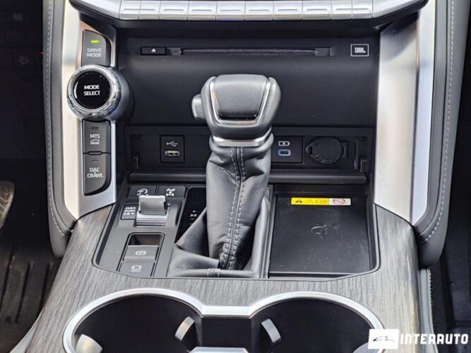 Toyota Land Cruiser 51 interauto-car