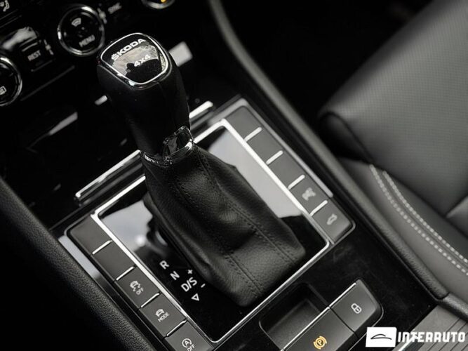 Skoda Superb 45 interauto-car