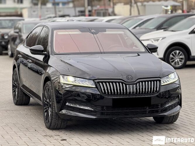 Skoda Superb 33 interauto-car