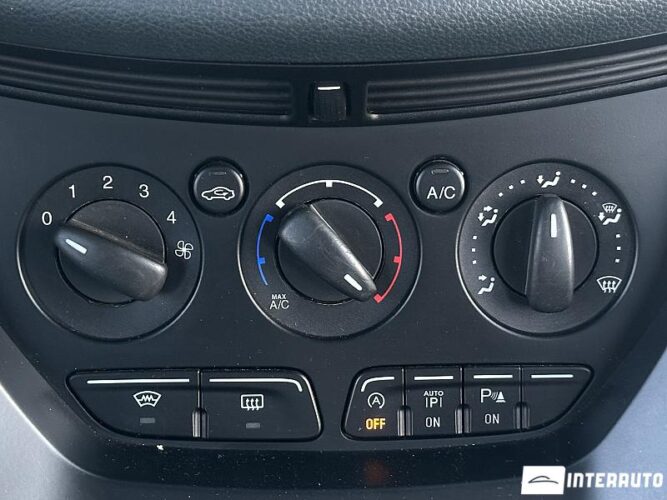 Ford C-MAX 42 interauto-car