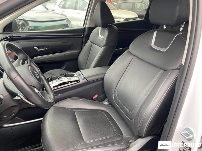 Hyundai Tucson 37 interauto-car