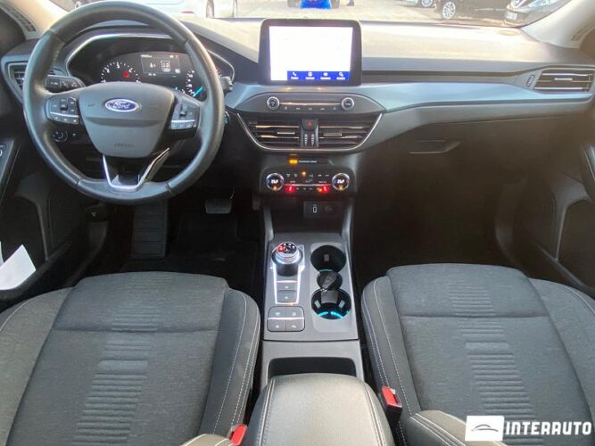 Ford Focus 41 interauto-car