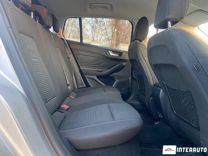 Ford Focus 51 interauto-car