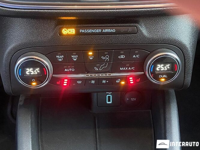 Ford Focus 49 interauto-car