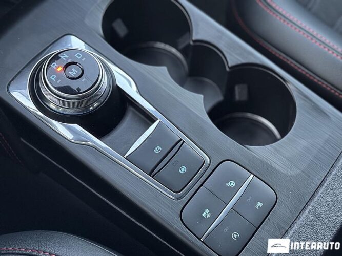 Ford Kuga 54 interauto-car