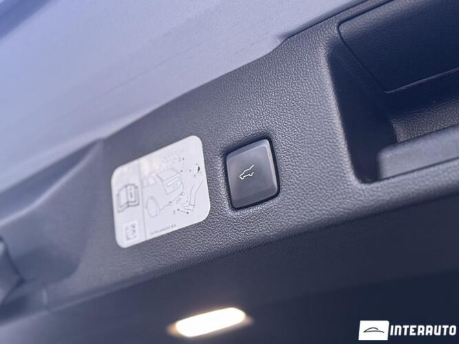 Ford Kuga 40 interauto-car