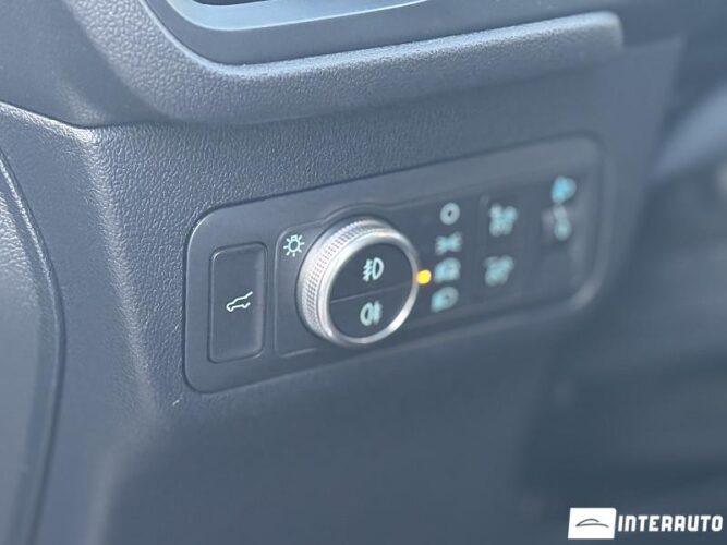 Ford Kuga 46 interauto-car