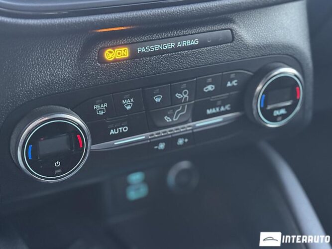 Ford Kuga 53 interauto-car