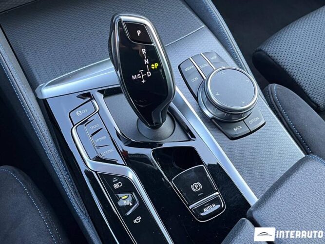 BMW 530e 45 interauto-car