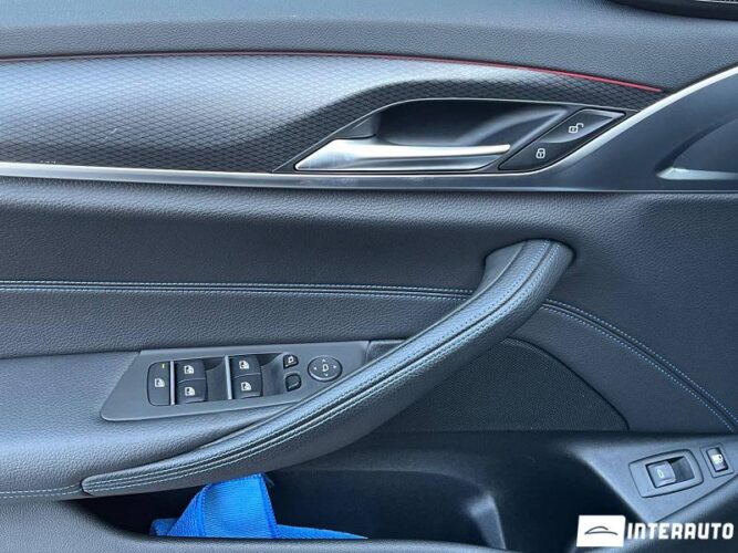 BMW 530e 34 interauto-car