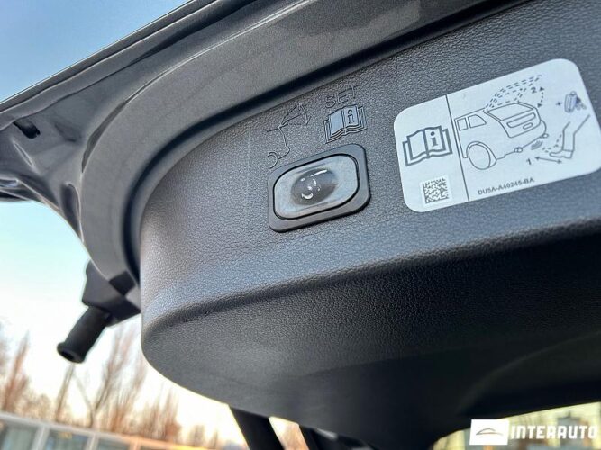 Ford Kuga 51 interauto-car