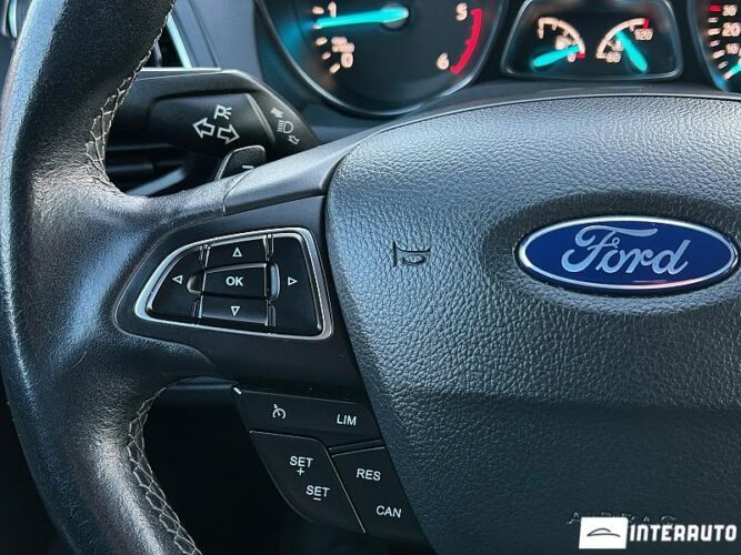 Ford Kuga 41 interauto-car