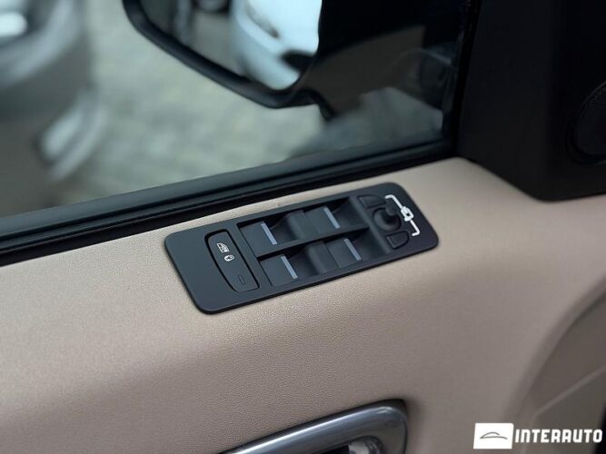 Land Rover Discovery Sport 52 interauto-car