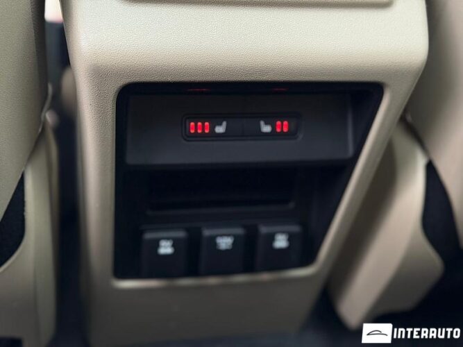 Land Rover Discovery Sport 70 interauto-car