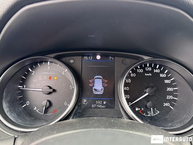 Nissan Qashqai 36 interauto-car