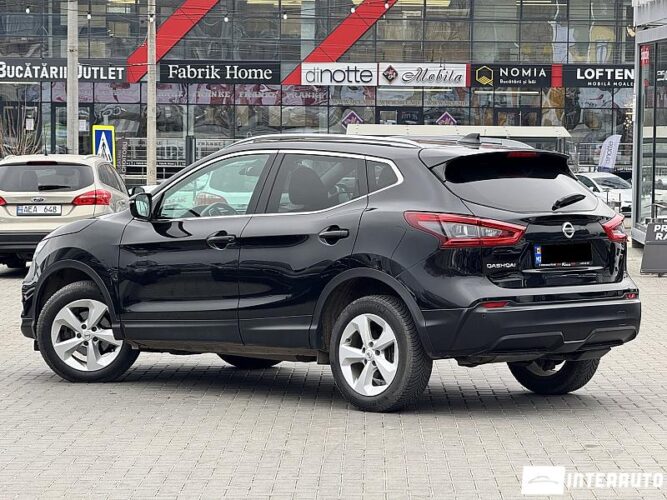 Nissan Qashqai 32 interauto-car