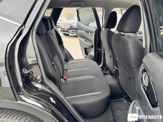 Nissan Qashqai 42 interauto-car