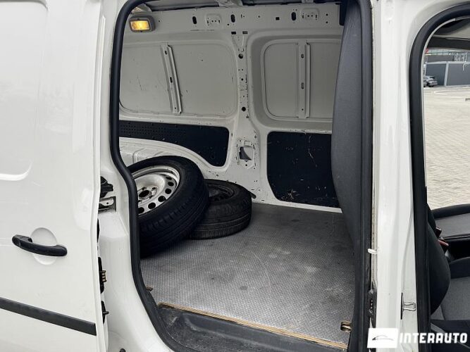 Volkswagen Caddy Maxi 44 interauto-car