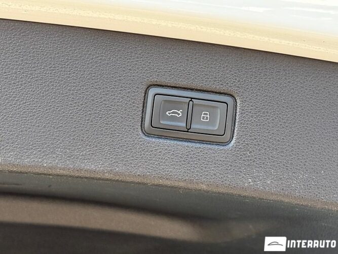 Audi Q7 62 interauto-car