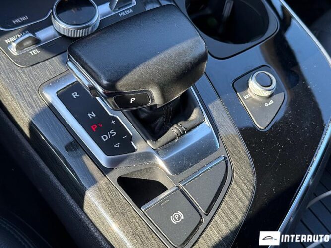 Audi Q7 54 interauto-car