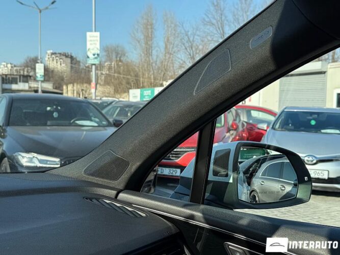 Audi Q7 64 interauto-car