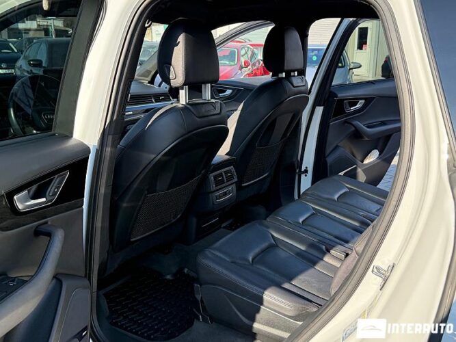 Audi Q7 49 interauto-car