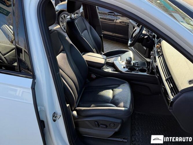 Audi Q7 55 interauto-car