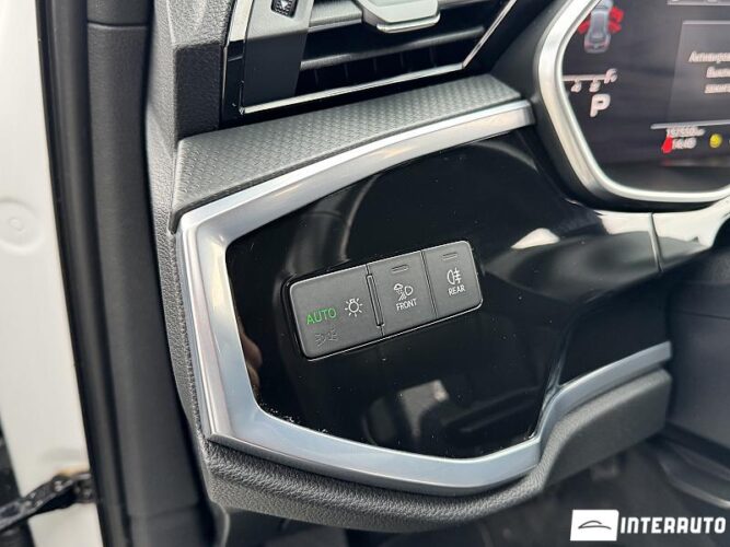 Audi Q3 52 interauto-car