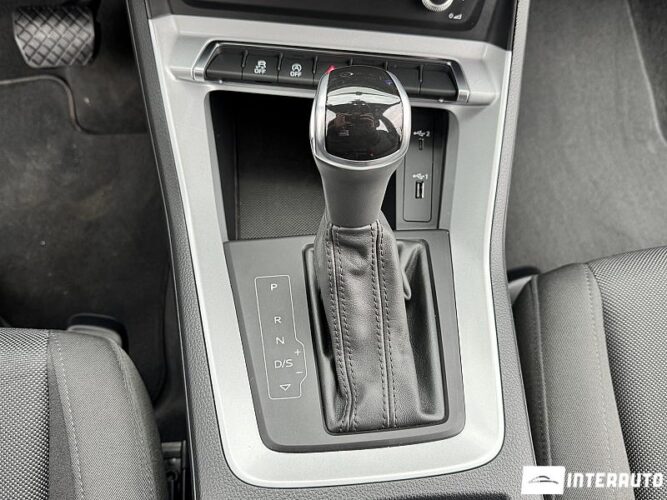 Audi Q3 46 interauto-car