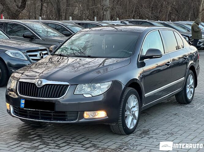 Skoda Superb 30 interauto-car