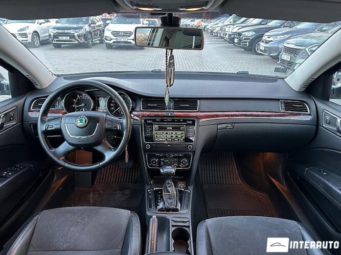 Skoda Superb 43 interauto-car