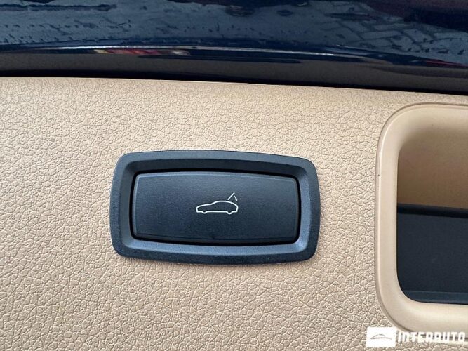 Porsche Macan 44 interauto-car