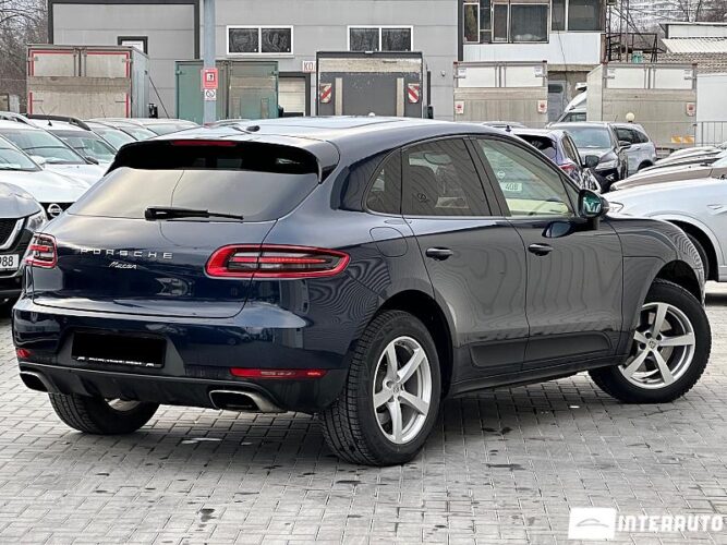 Porsche Macan 33 interauto-car