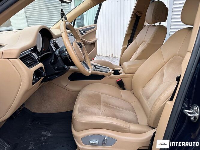 Porsche Macan 34 interauto-car