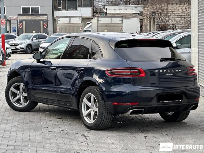 Porsche Macan 32 interauto-car