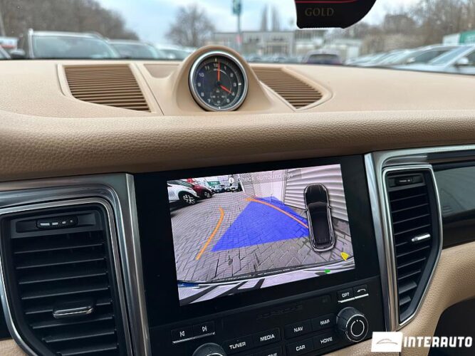 Porsche Macan 40 interauto-car