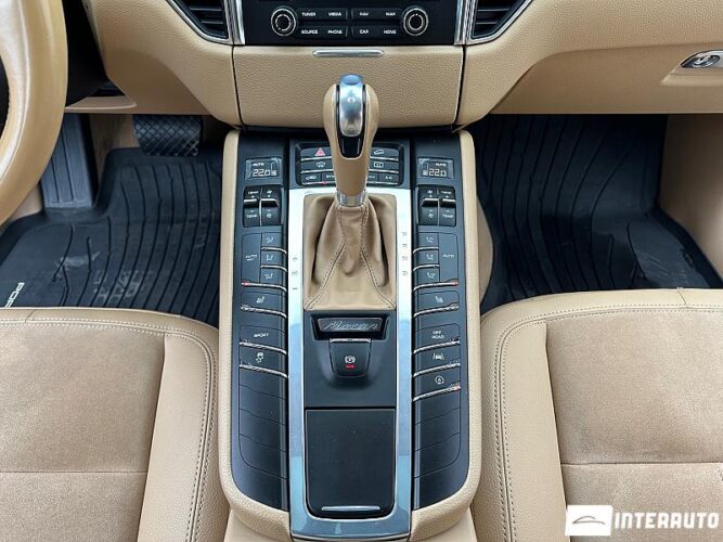 Porsche Macan 41 interauto-car