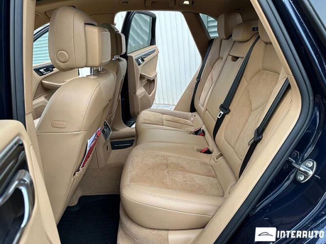 Porsche Macan 35 interauto-car