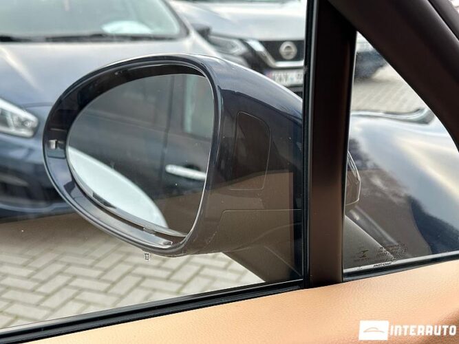 Porsche Macan 46 interauto-car